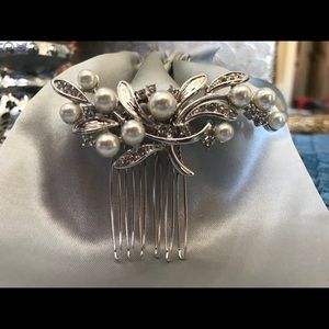 Pearl and silver hair comb